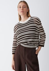 Пуловер с рукавом три четверти