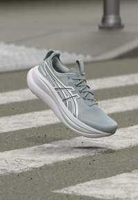 Беговые кроссовки Беговые кроссовки