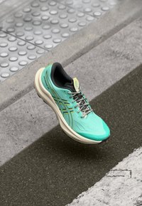 Беговые кроссовки