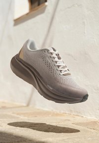 Кроссовки для ходьбы