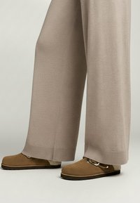 Шлепанцы Шлепанцы