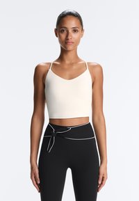 Спортивный топ