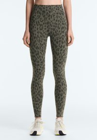 Спортивные штаны