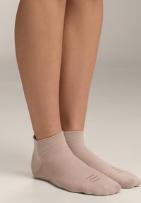 Спортивные носки