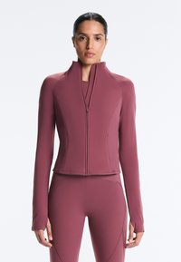 Спортивная куртка