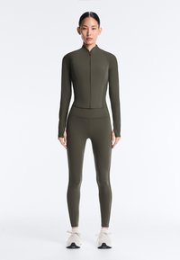 Спортивная куртка