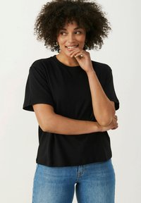 Футболка Футболка