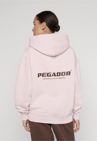 Пуловер с капюшоном