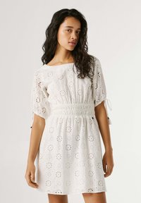 Короткое платье