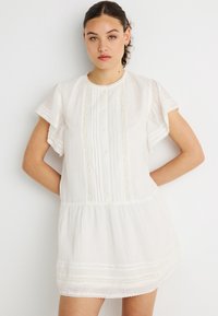 Короткое платье