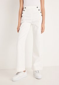 Джинсы Джинсы