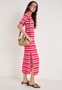 Вязаное платье