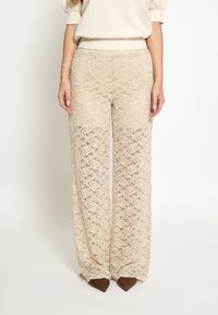 Прямые брюки