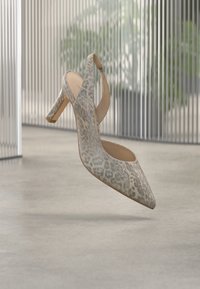 Туфли слинги