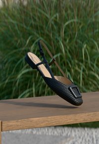 Туфли слинги