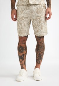 Шорты Шорты