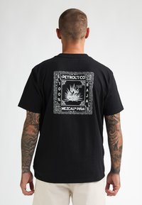 Футболка Футболка