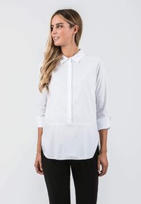 Джинсовая блузка