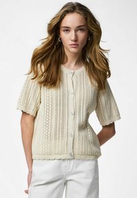 Вязаная кофта