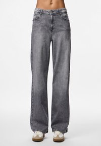 Свободные джинсы