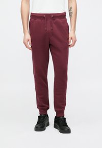 Спортивные штаны Спортивные штаны