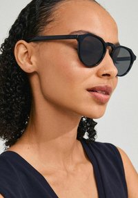 Солнечные очки