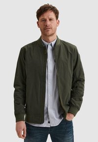 Куртка бомбер