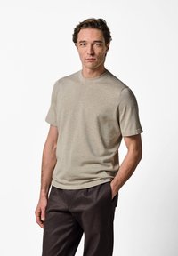 Футболка Футболка