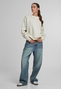 Пуловер Пуловер