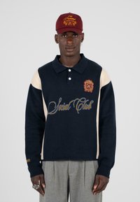 Пуловер Пуловер