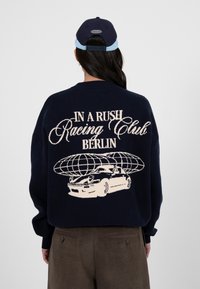 Пуловер Пуловер