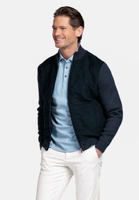 Куртка бомбер