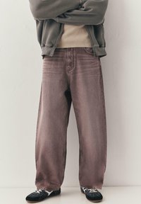 Свободные джинсы