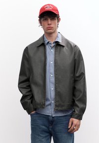 Кожаная куртка