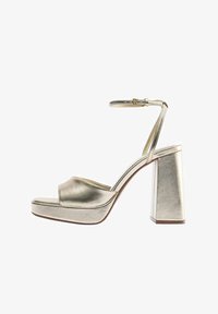 Босоножки на платформе Босоножки на платформе