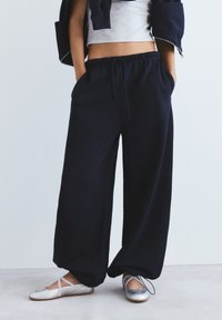 Спортивные штаны