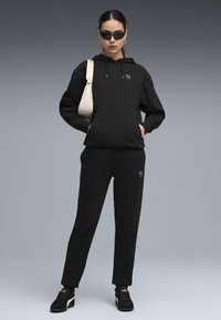 Спортивные штаны