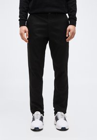 Спортивные штаны