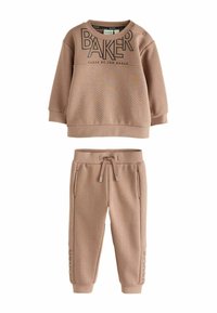 Набор одежды