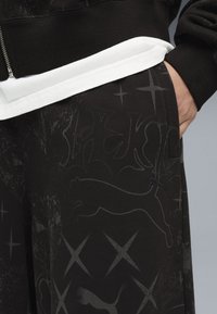 Спортивные штаны