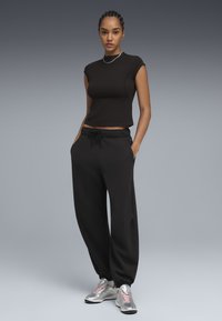 Спортивные штаны