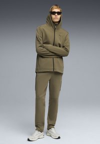 Спортивные штаны