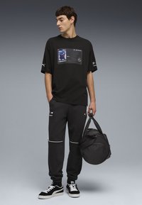 Спортивные штаны