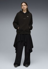 Пуловер с капюшоном Пуловер с капюшоном