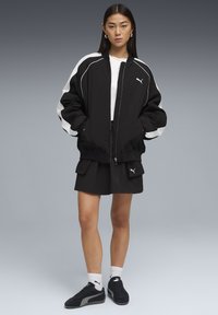 Юбка с накладными карманами Юбка с накладными карманами