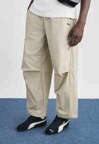 Спортивные штаны