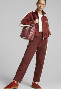 Спортивная куртка