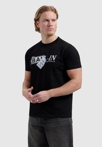 Футболка Футболка