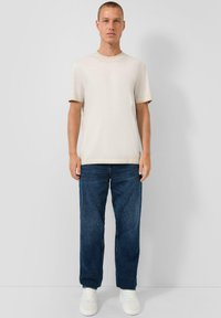 Прямые джинсы Прямые джинсы