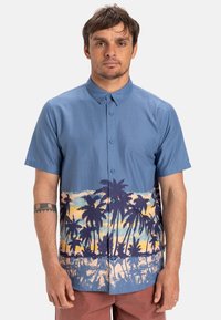 Рубашка с коротким рукавом Рубашка с коротким рукавом